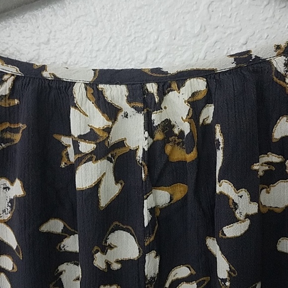 𝅺melrose & Market M peasant blouse button front - Picture 7 of 8